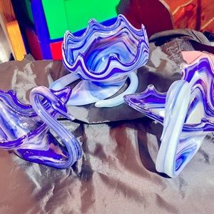 Two vintage blown glass swans and bowl